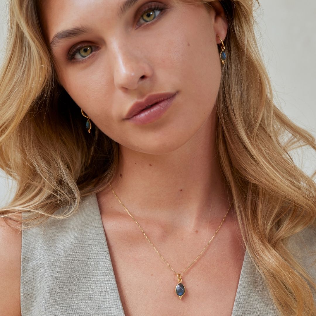 Luna Labradorit Hoops Golden