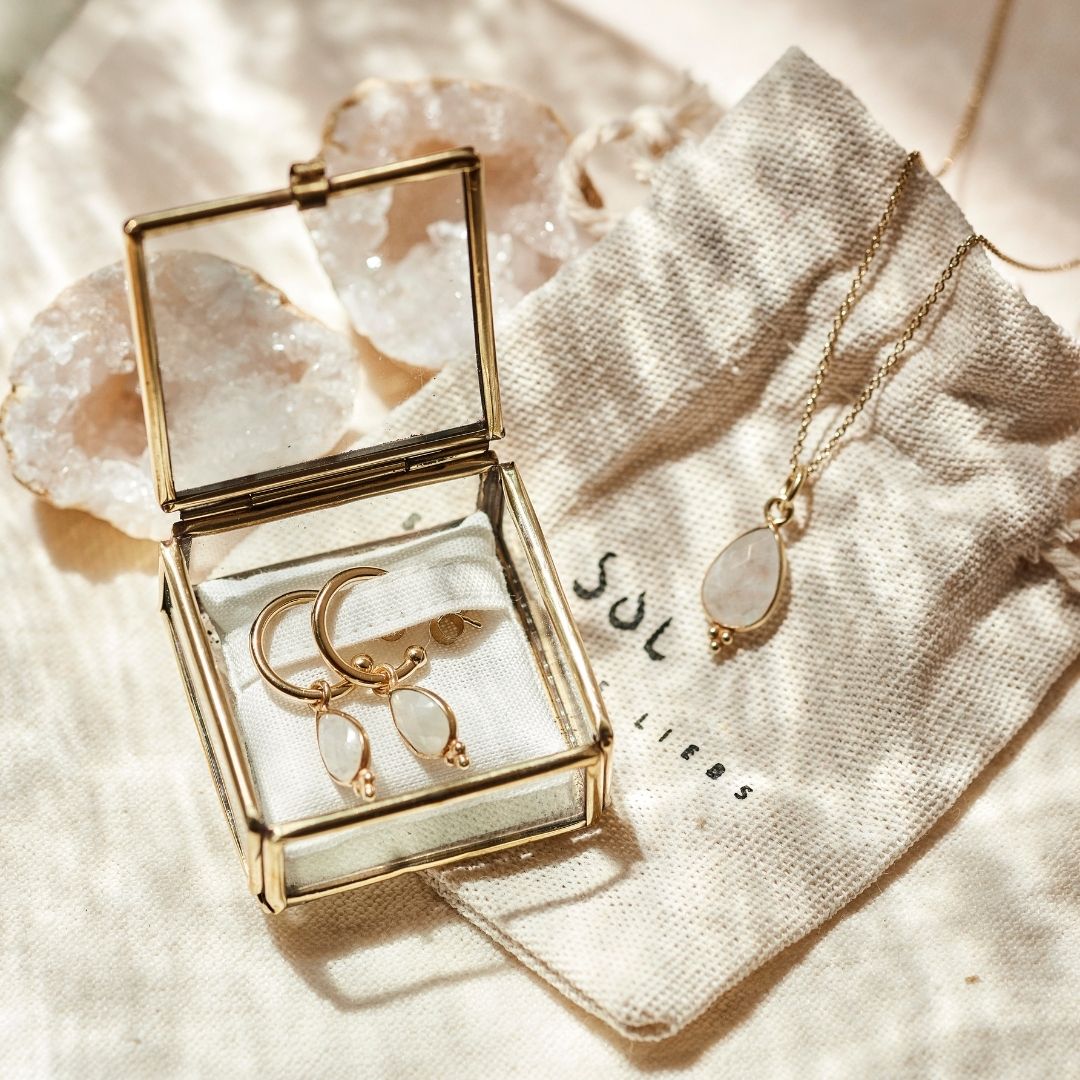 Luna Mondstein Hoops Golden