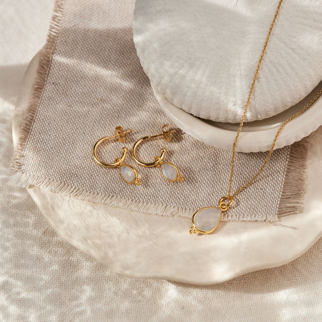 Luna Mondstein Hoops Golden