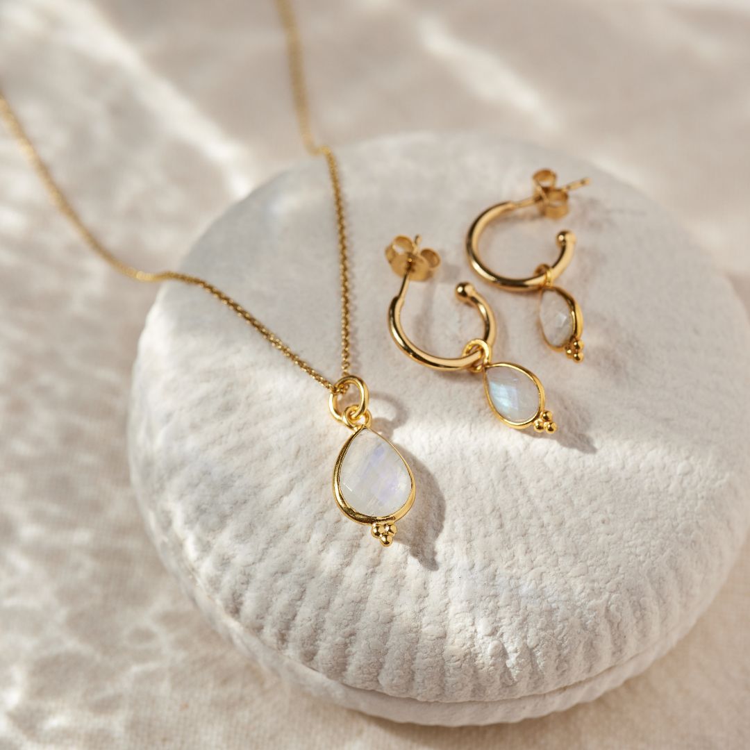 Luna Mondstein Hoops Golden