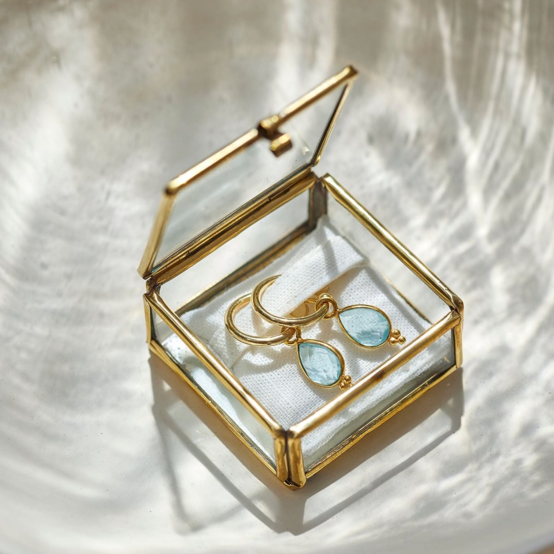Luna Topas Hoops Golden