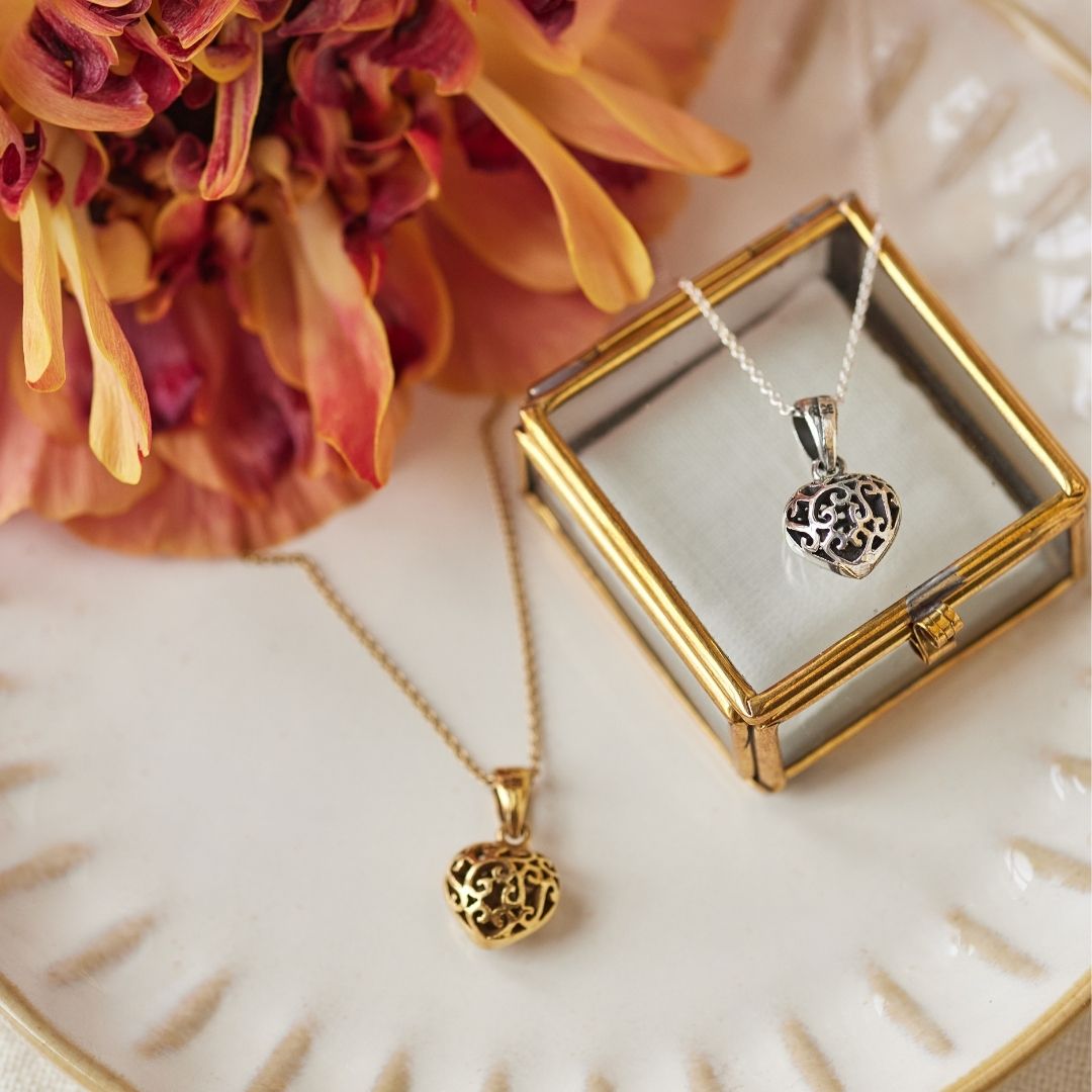 Mon Cheri Charm Golden
