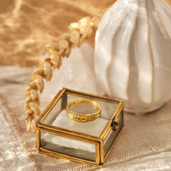 Moon and Back Ring Golden