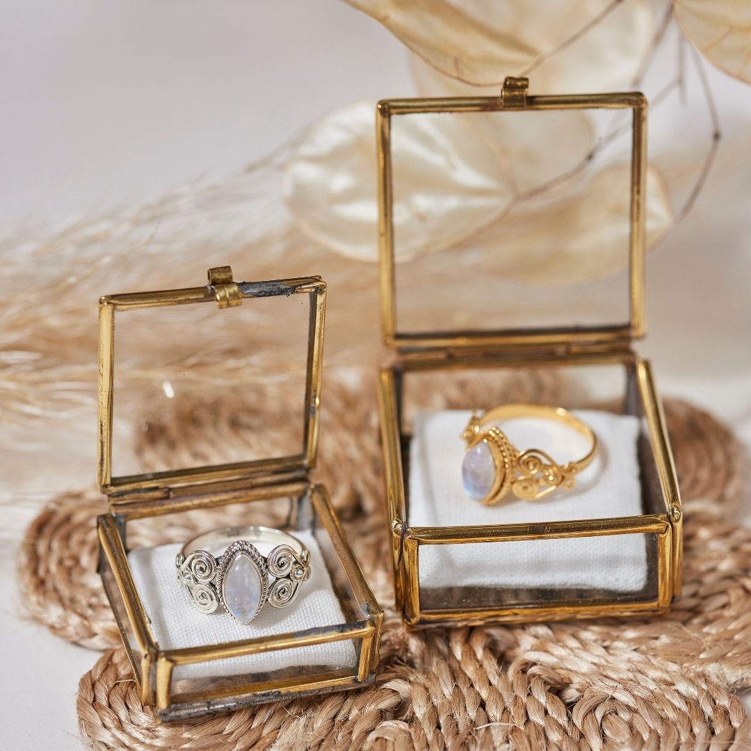 Namaste Mondstein Ring Golden