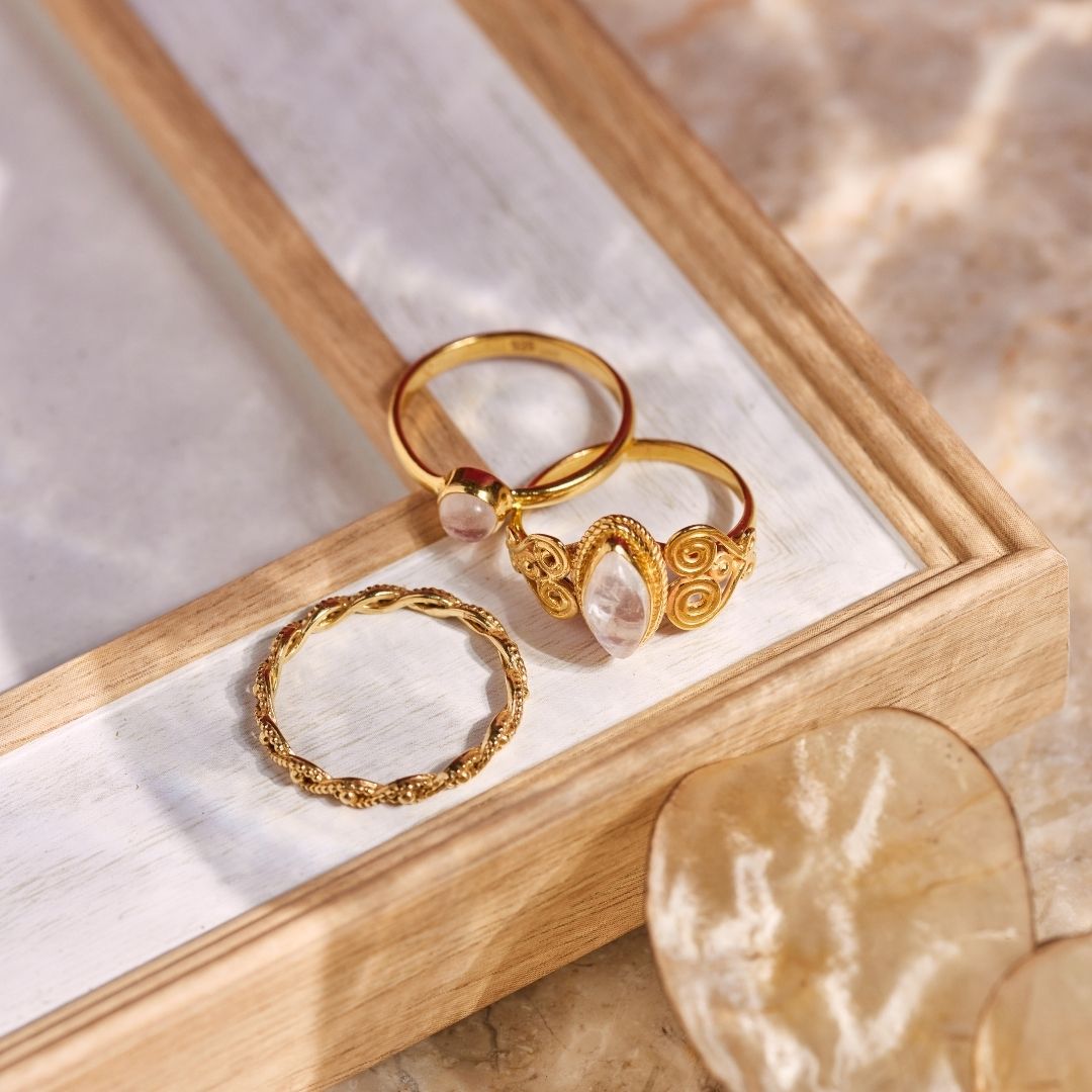 Namaste Mondstein Ring Golden