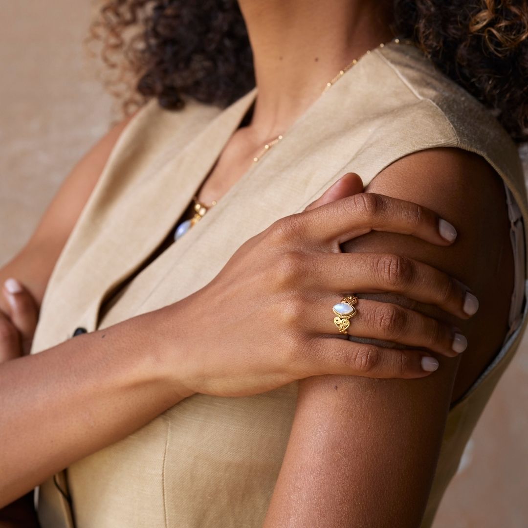 Namaste Mondstein Ring Golden