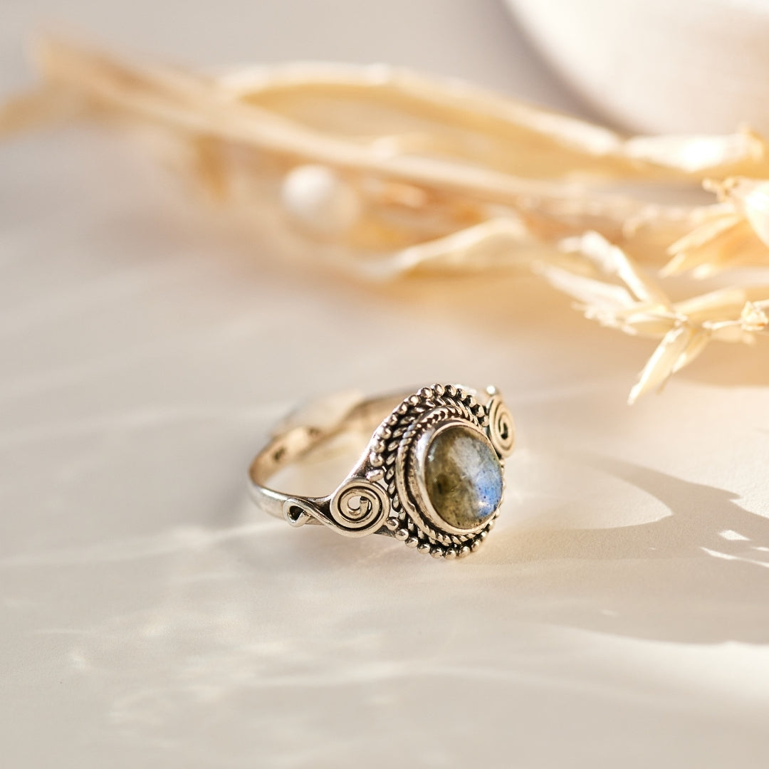 Nirmala Labradorit Ring Silber