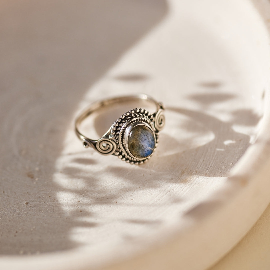 Nirmala Labradorit Ring Silber