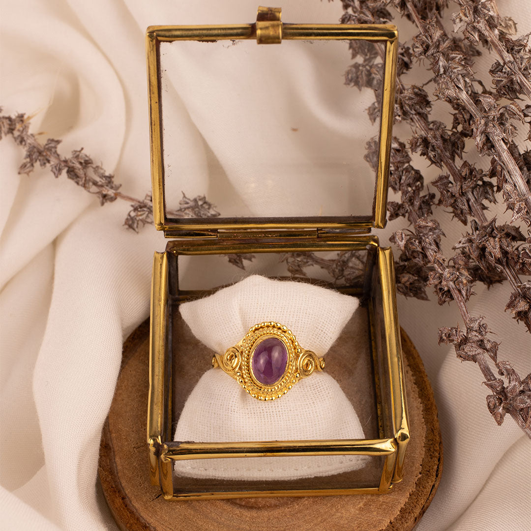 Nirmala Amethyst Ring Golden - Spirit of Liebs