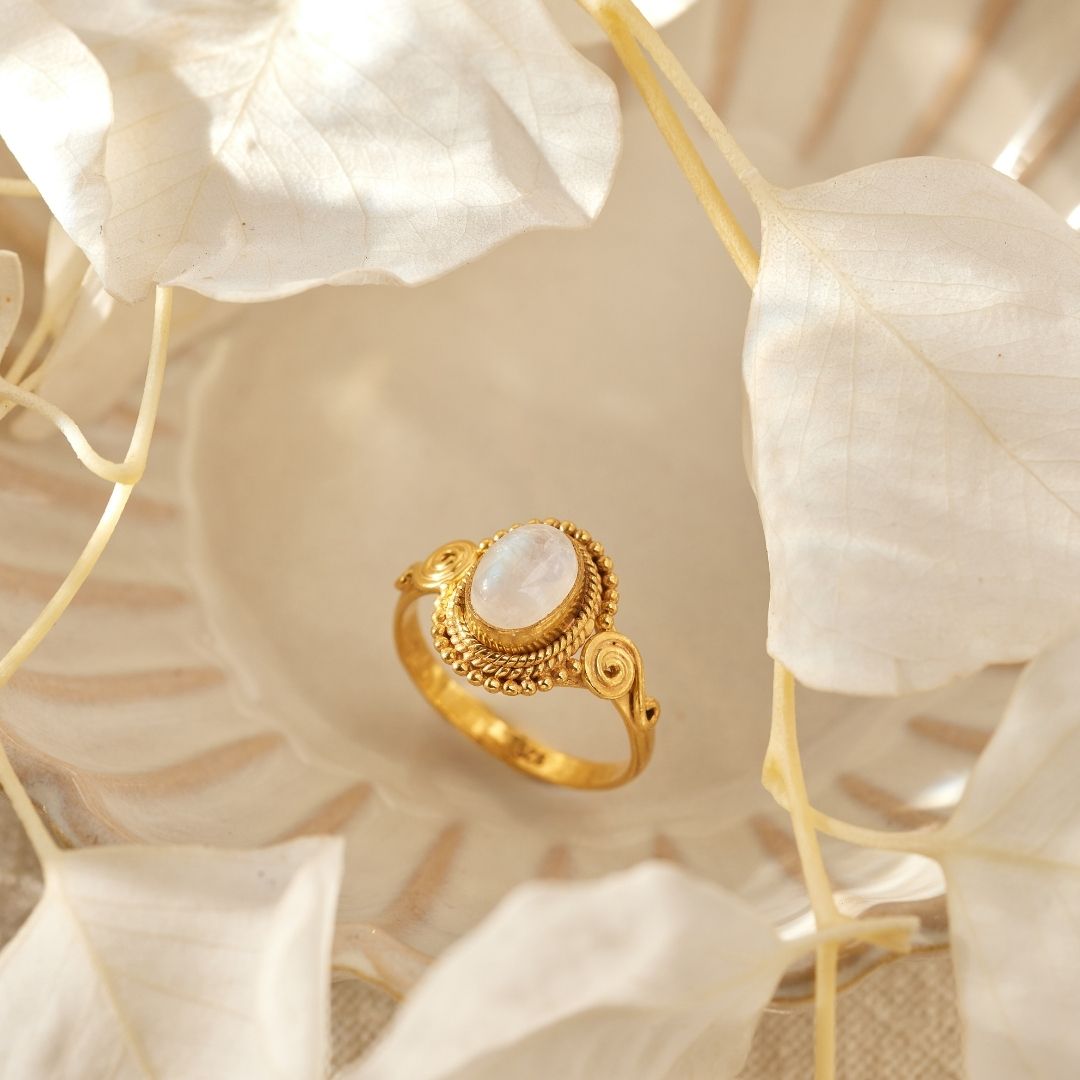 Nirmala Mondstein Ring Golden