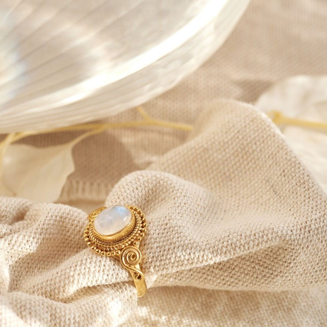 Nirmala Mondstein Ring Golden