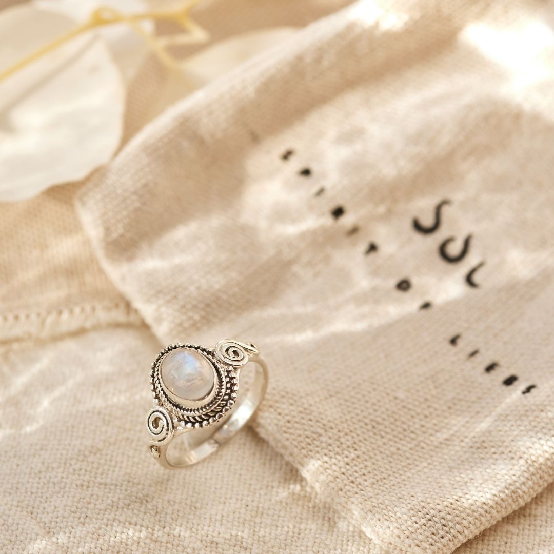 Nirmala Mondstein Ring Silber