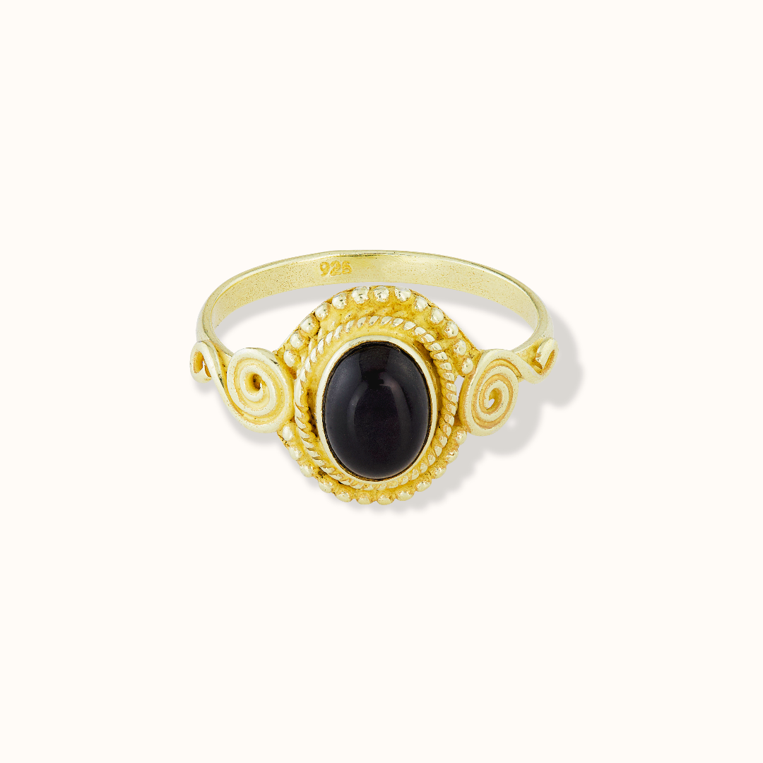Nirmala Onyx Ring Golden - Spirit of Liebs
