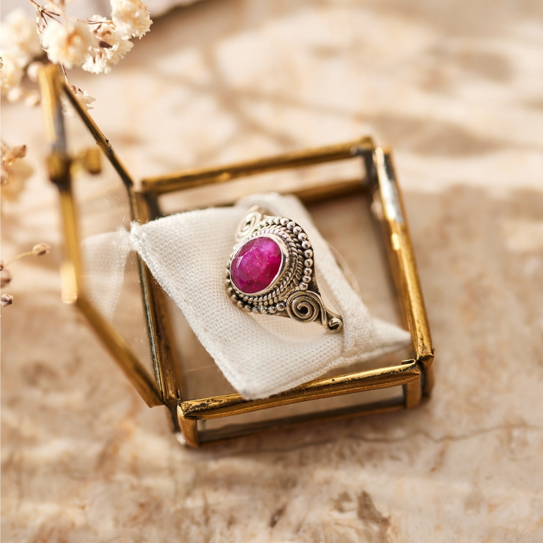 Nirmala Rubin Ring Silber