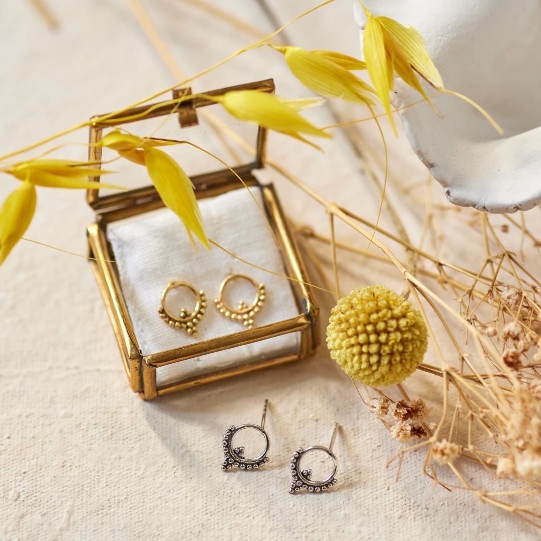 Raya Ohrstecker Golden