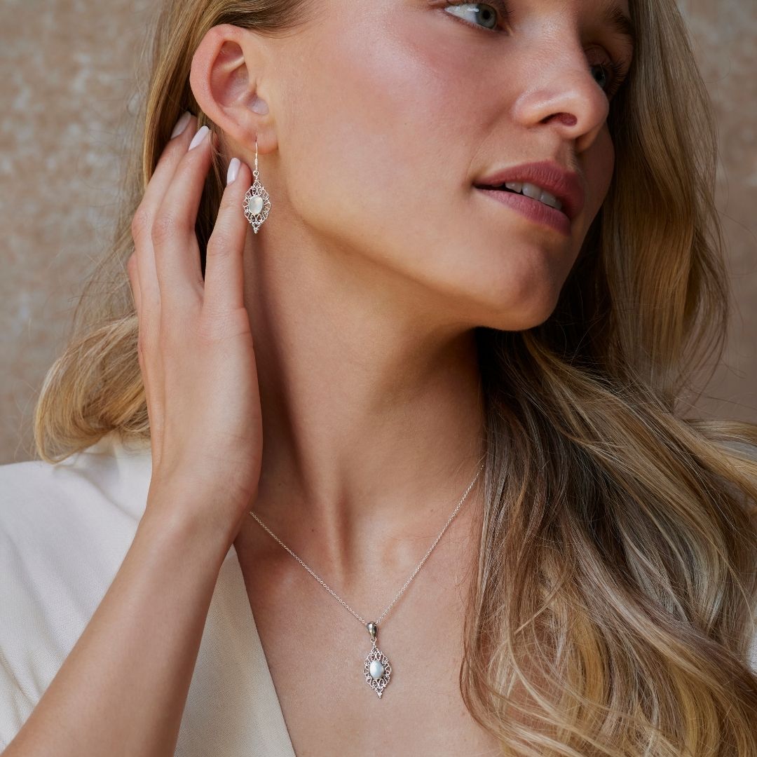 Sahara Weißes Perlmutt Charm Silber