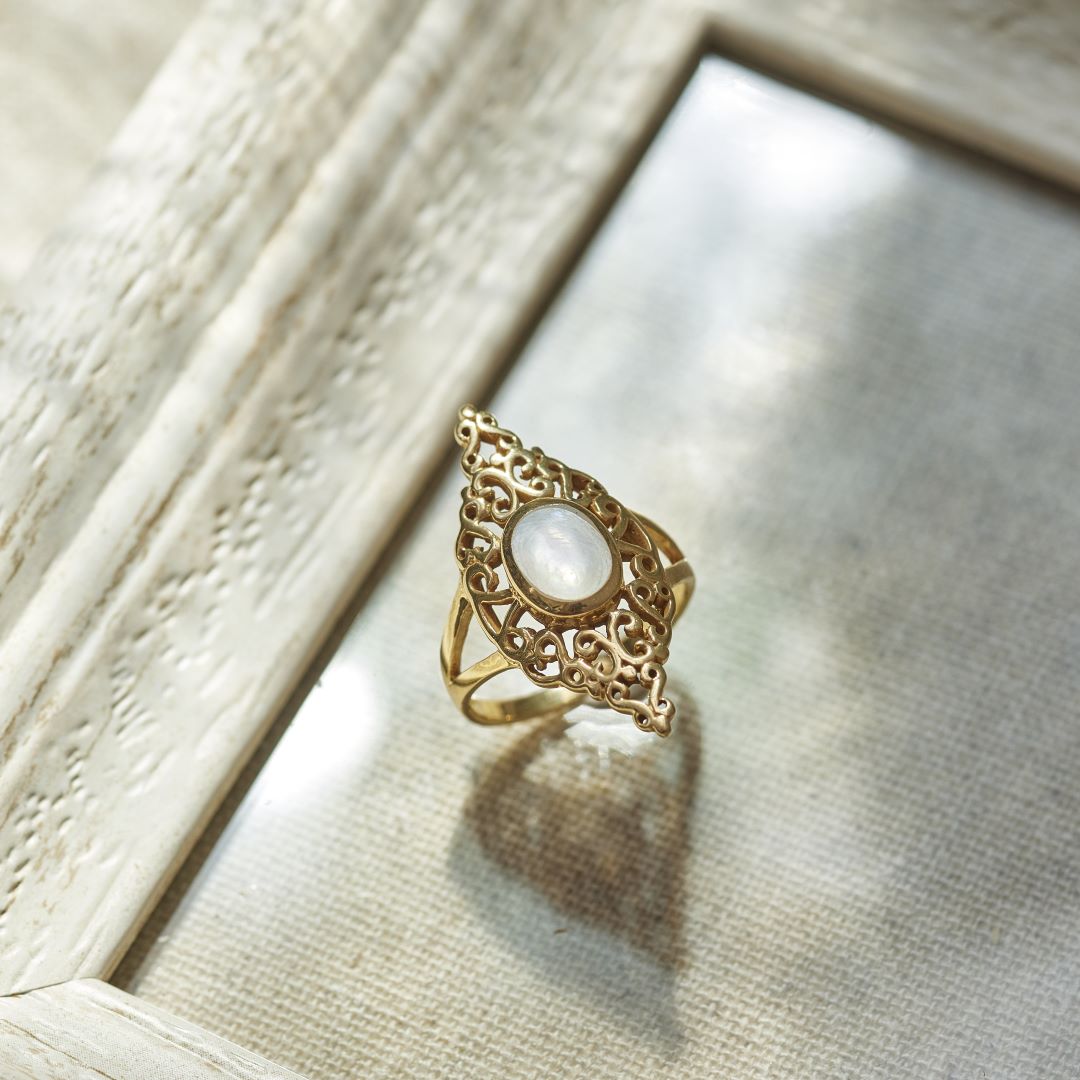 Sahara Weißes Perlmutt Ring Golden