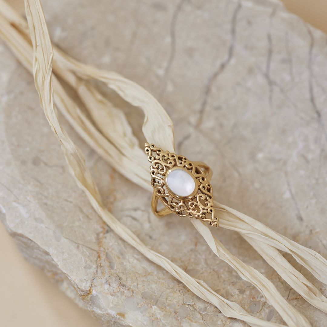 Sahara Weißes Perlmutt Ring Golden
