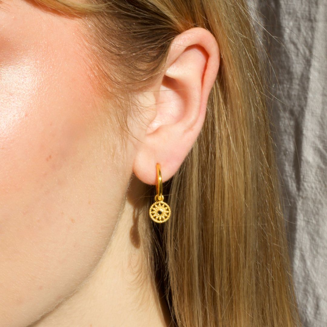 Elara Spinell Hoops Golden