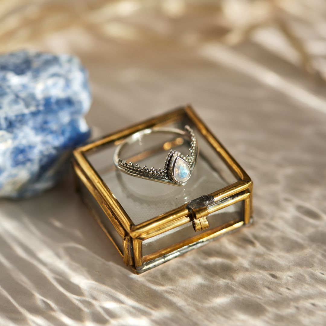 Tiara Mondstein Ring Silber