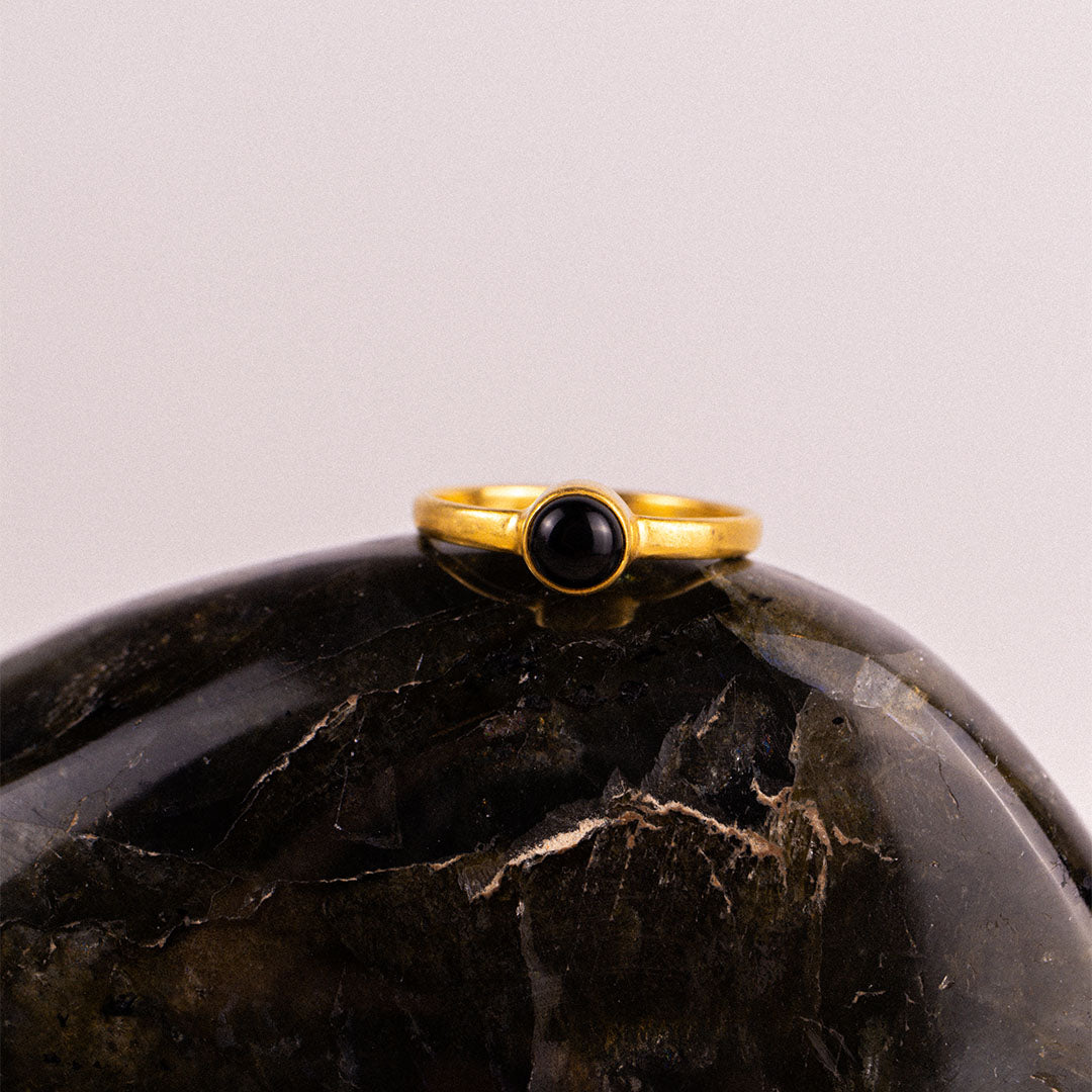 Una Onyx Ring Golden - Spirit of Liebs