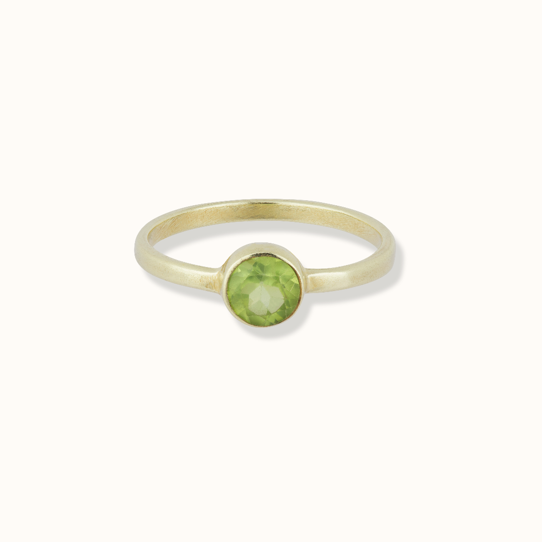 Una Peridot Ring Golden - Spirit of Liebs