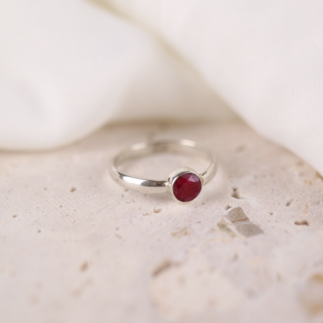 Una Rubin Ring Silber - Spirit of Liebs
