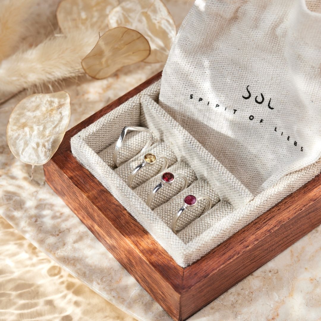 Una Rubin Ring Silber