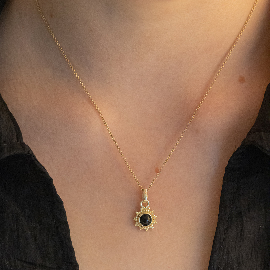 Indische Sonne Onyx Charm Golden - Spirit of Liebs