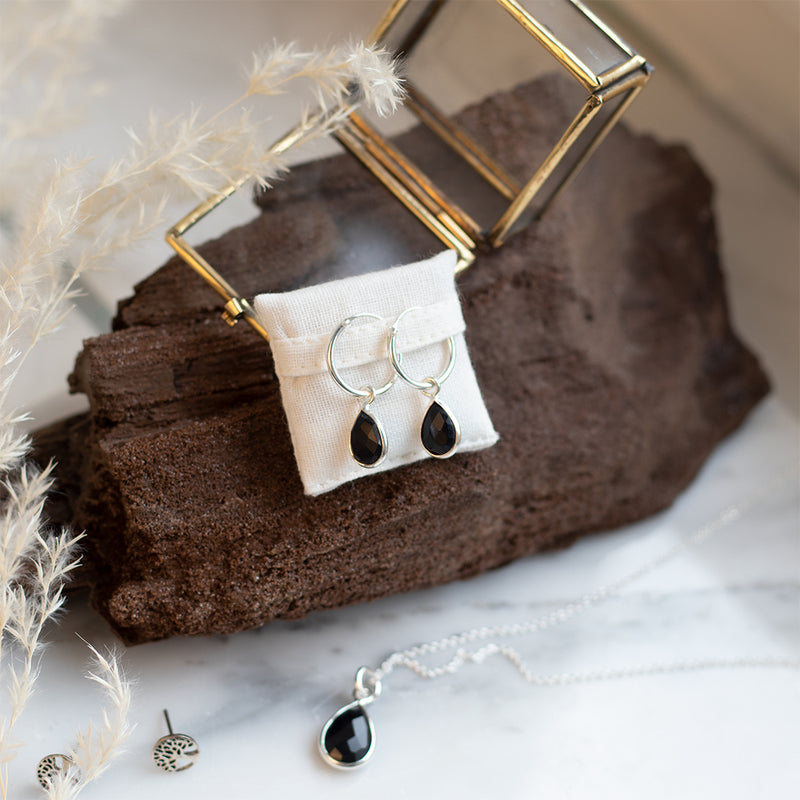 SOL Drops Onyx Small Hoops Silber
