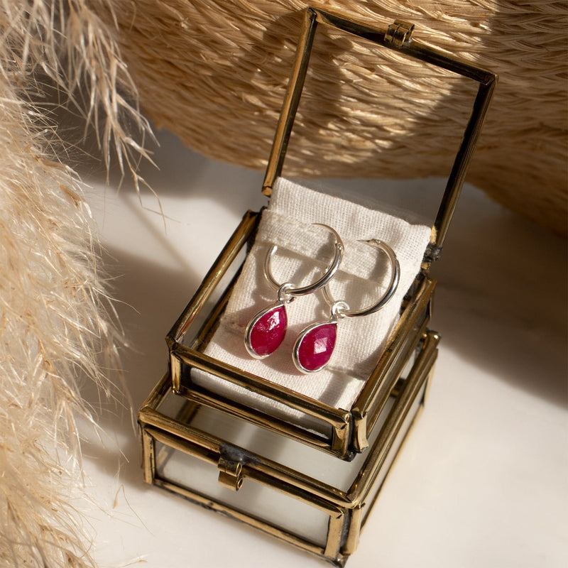 SOL Drops Rubin Small Hoops Silber