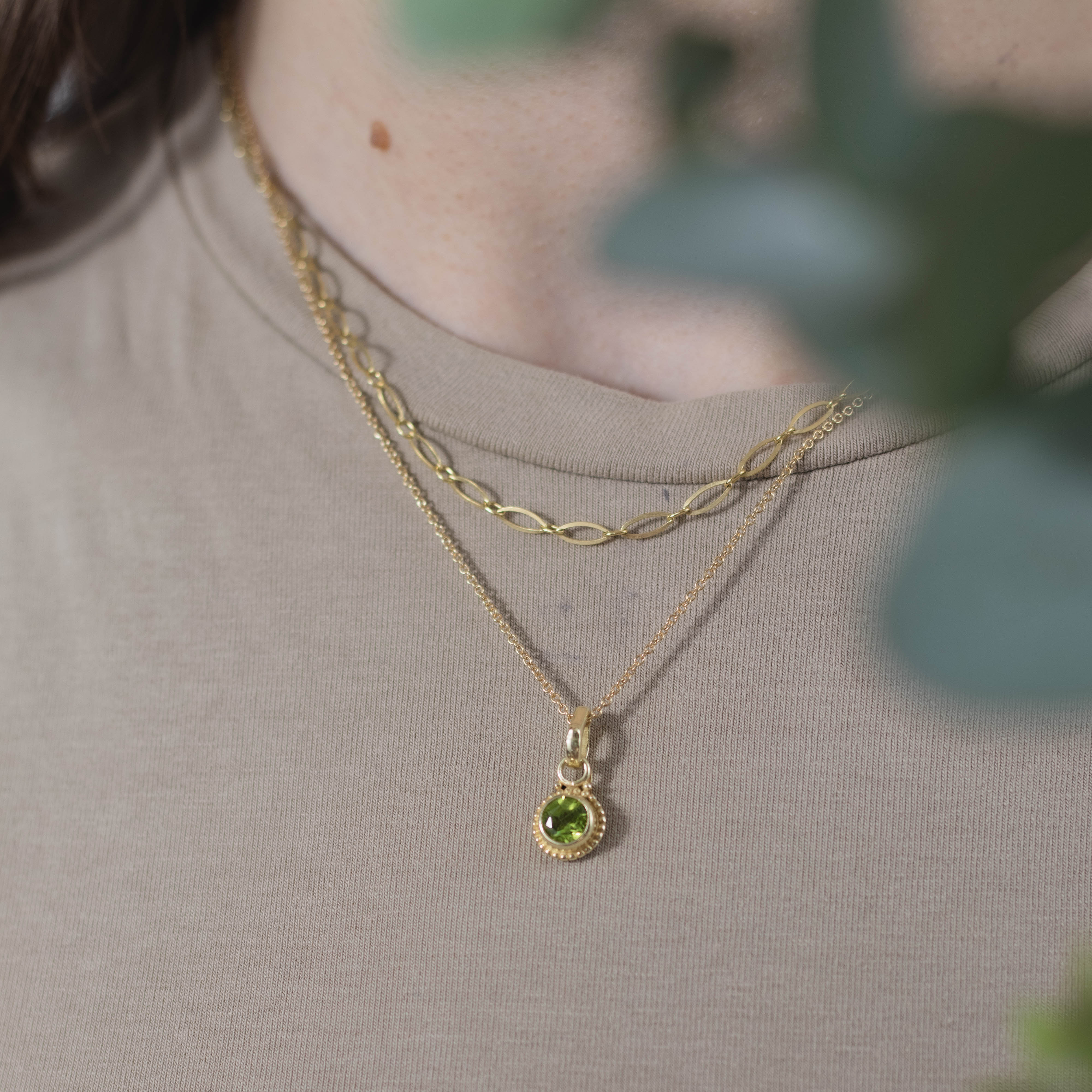 Sonnenaufgang Peridot Charm Golden - Spirit of Liebs