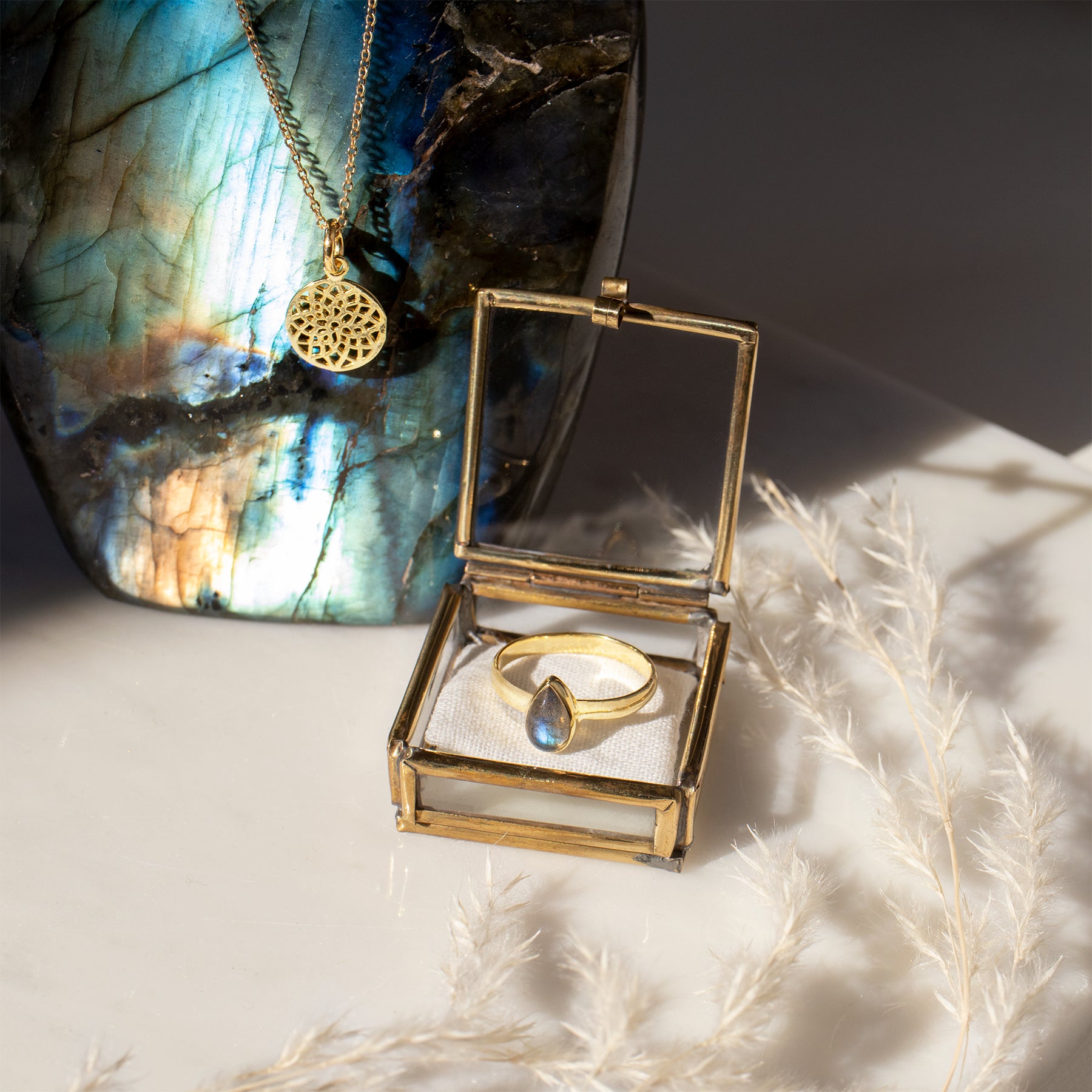 Agua Labradorit Ring Golden - Spirit of Liebs