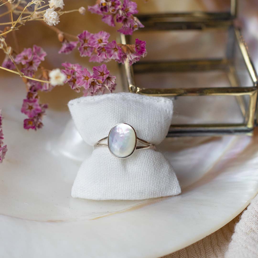 Aries Weißes Perlmutt Ring Silber - Spirit of Liebs