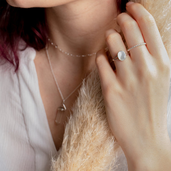 Aries Weißes Perlmutt Ring Silber - Spirit of Liebs