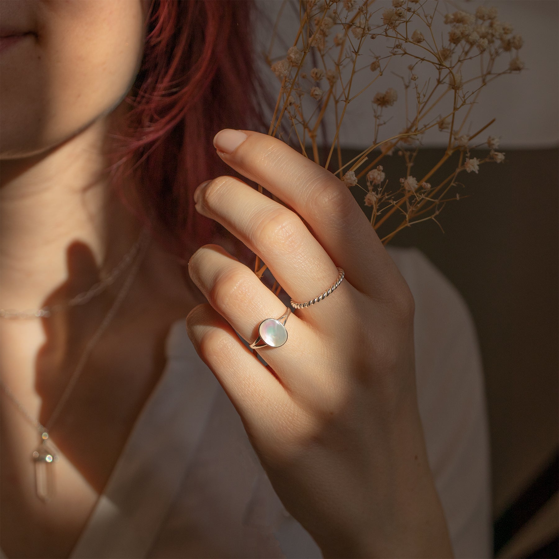 Aries Weißes Perlmutt Ring Silber - Spirit of Liebs