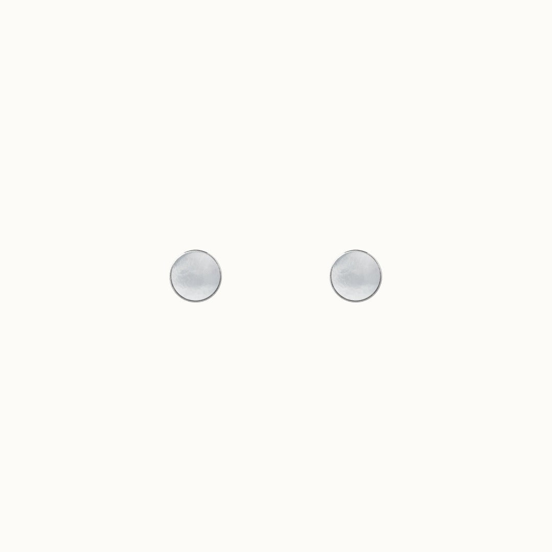 Basic Weißes Perlmutt Ohrstecker 5mm Silber - Spirit of Liebs
