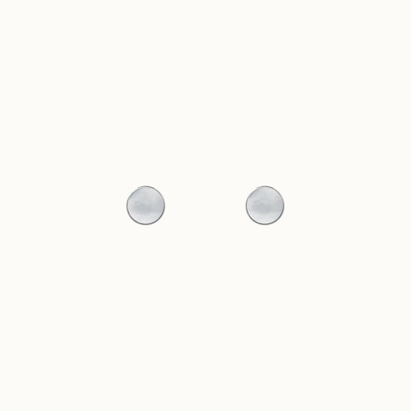 Basic Weißes Perlmutt Ohrstecker 5mm Silber - Spirit of Liebs