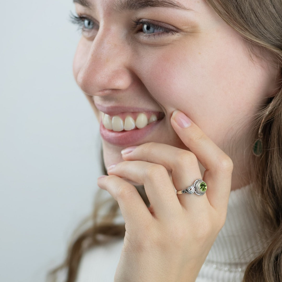 Dara Peridot Ring Silber - Spirit of Liebs