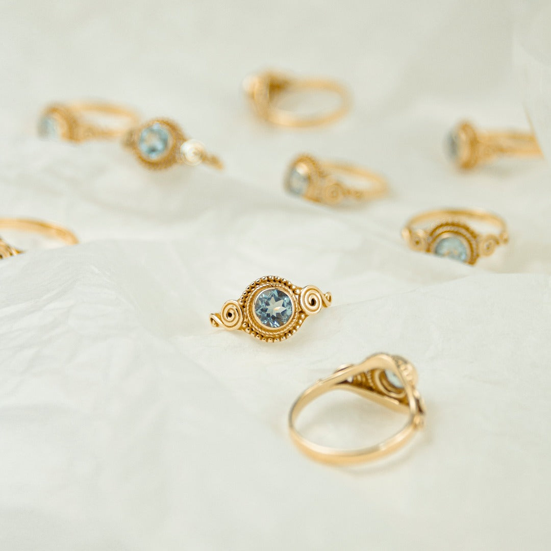 Dara Topas Ring Golden - Spirit of Liebs