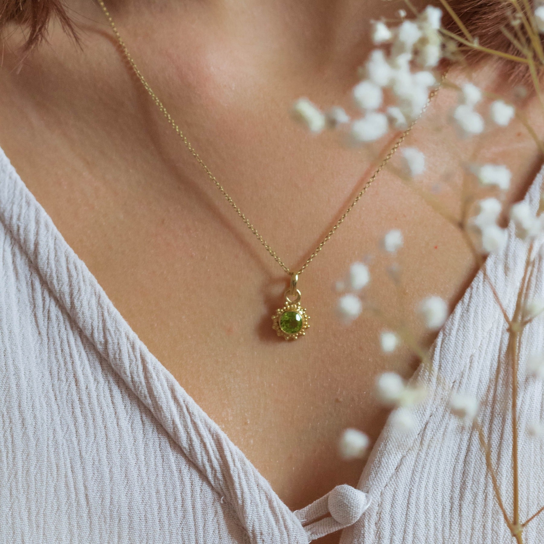 Indische Sonne Peridot Charm Golden - Spirit of Liebs
