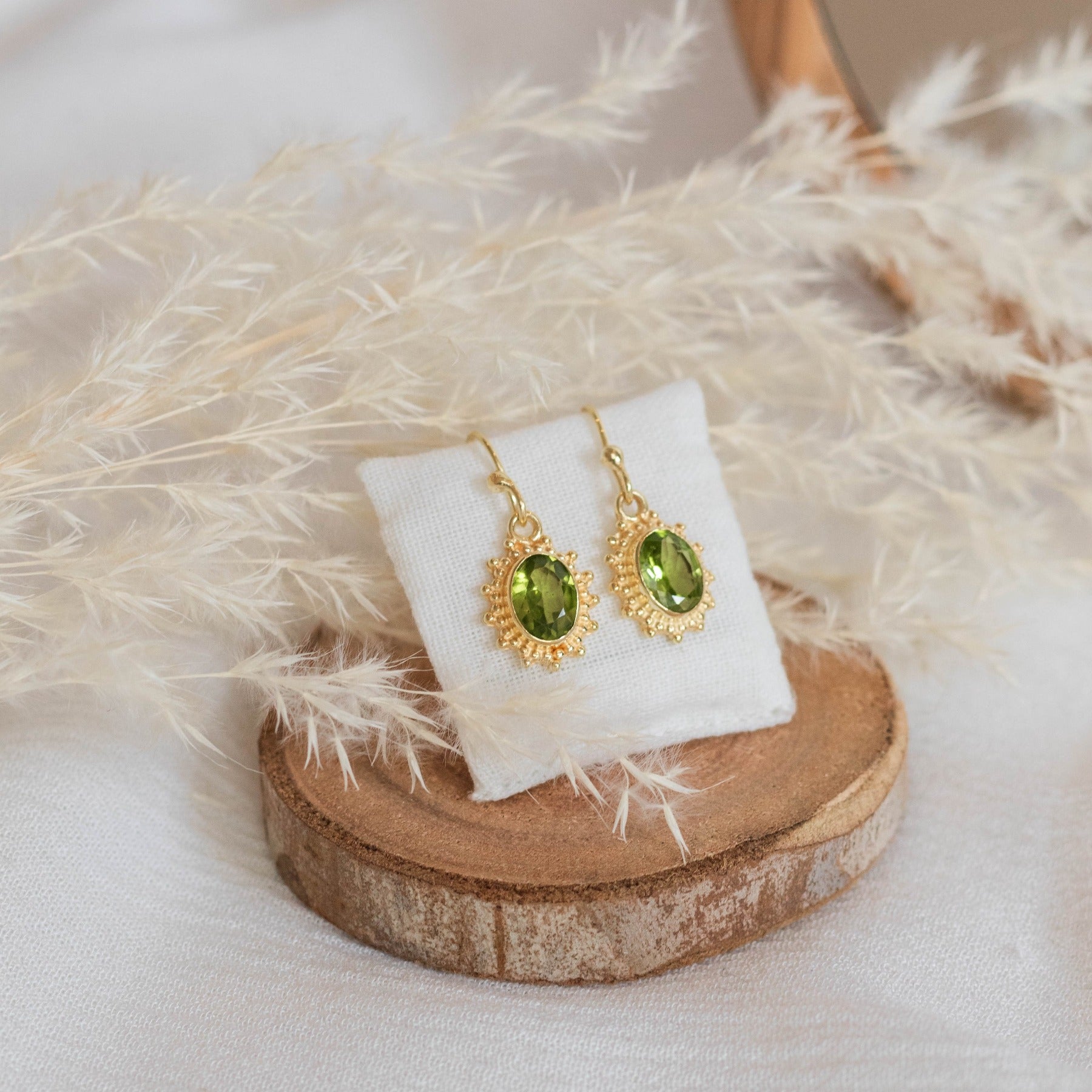 Indische Sonne Peridot Ohrhänger Golden - Spirit of Liebs