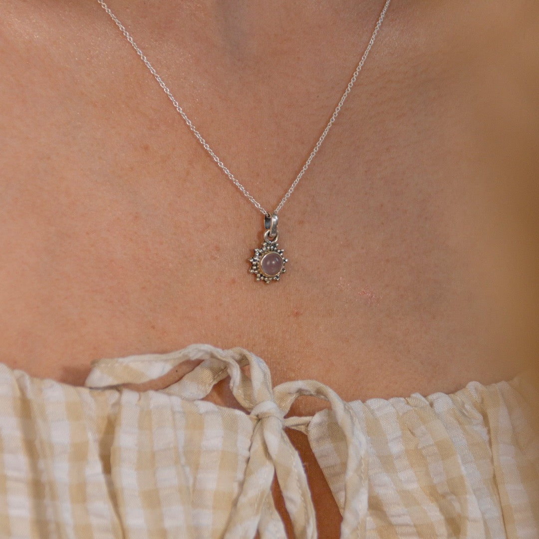 Indische Sonne Rosenquarz Charm Silber - Spirit of Liebs