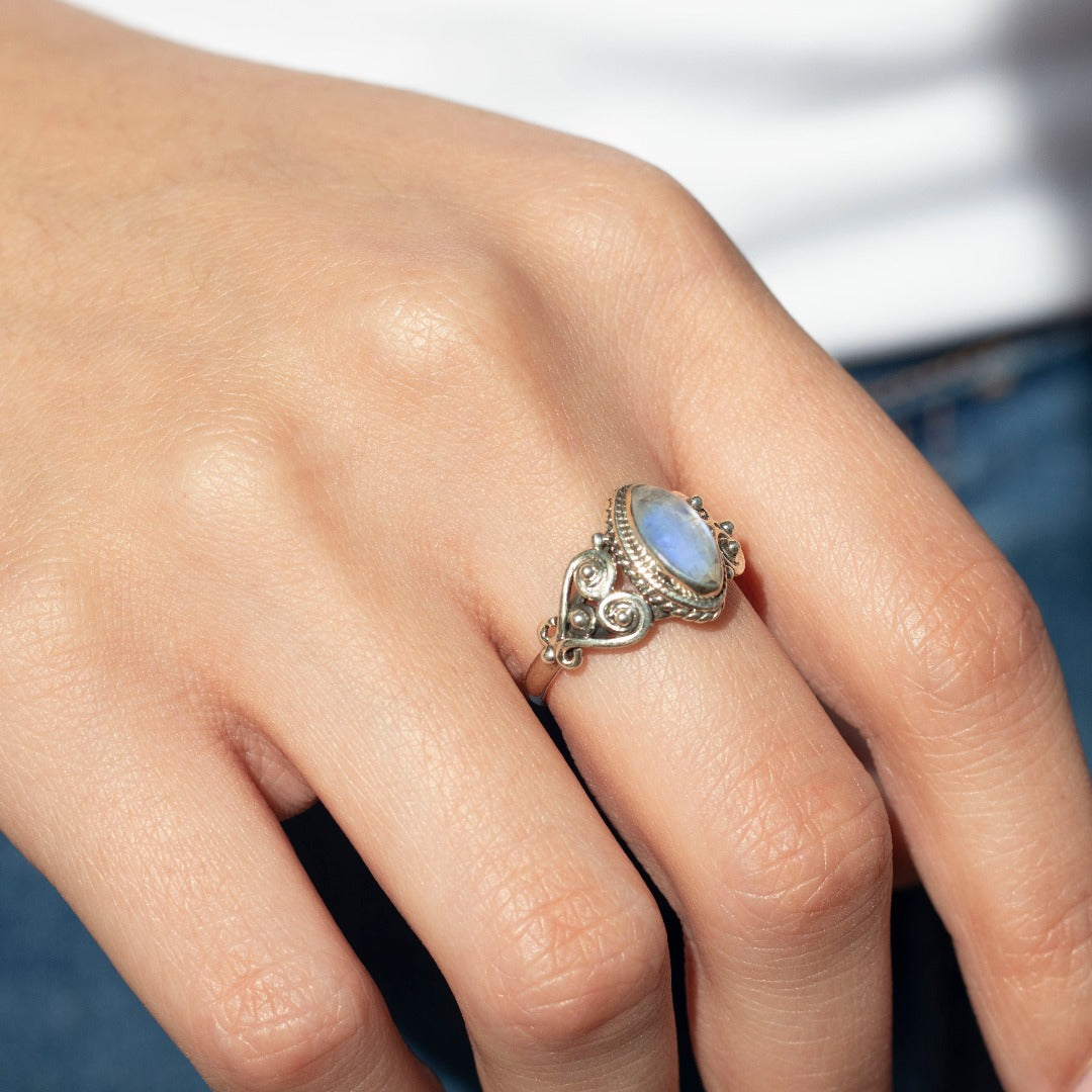 Namaste Mondstein Ring Silber - Spirit of Liebs