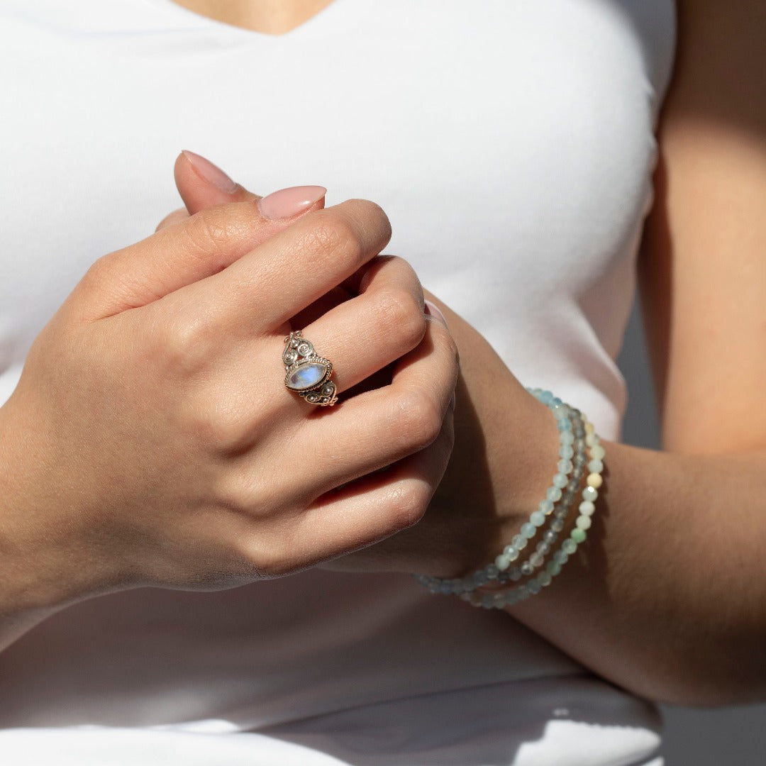 Namaste Mondstein Ring Silber - Spirit of Liebs