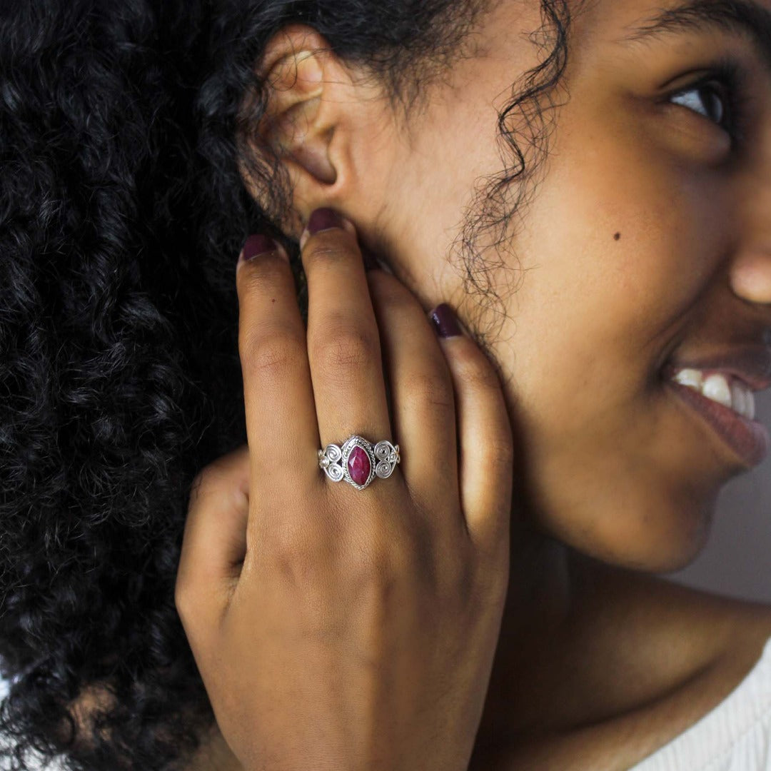 Namaste Rubin Ring Silber - Spirit of Liebs