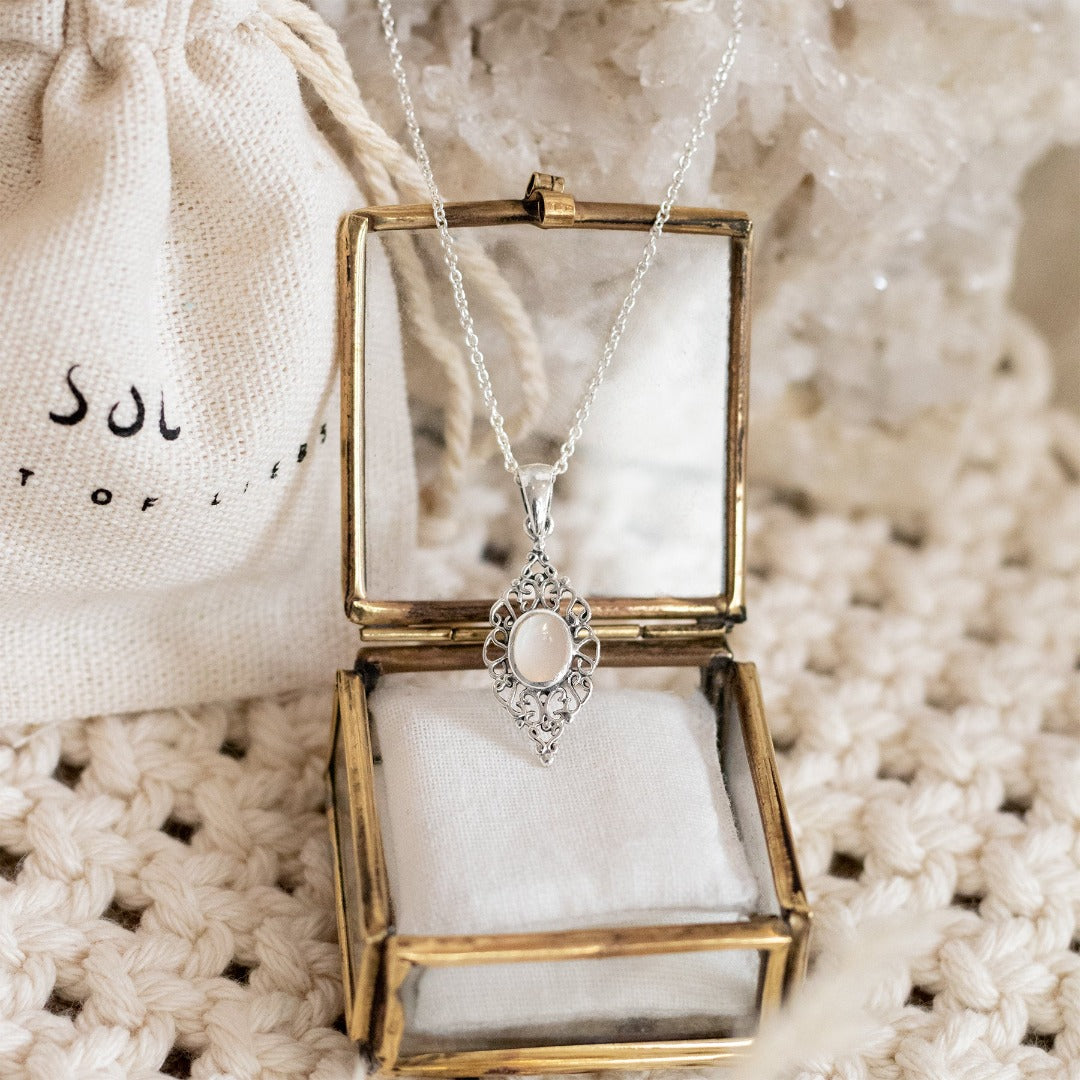 Sahara Weißes Perlmutt Charm Silber - Spirit of Liebs