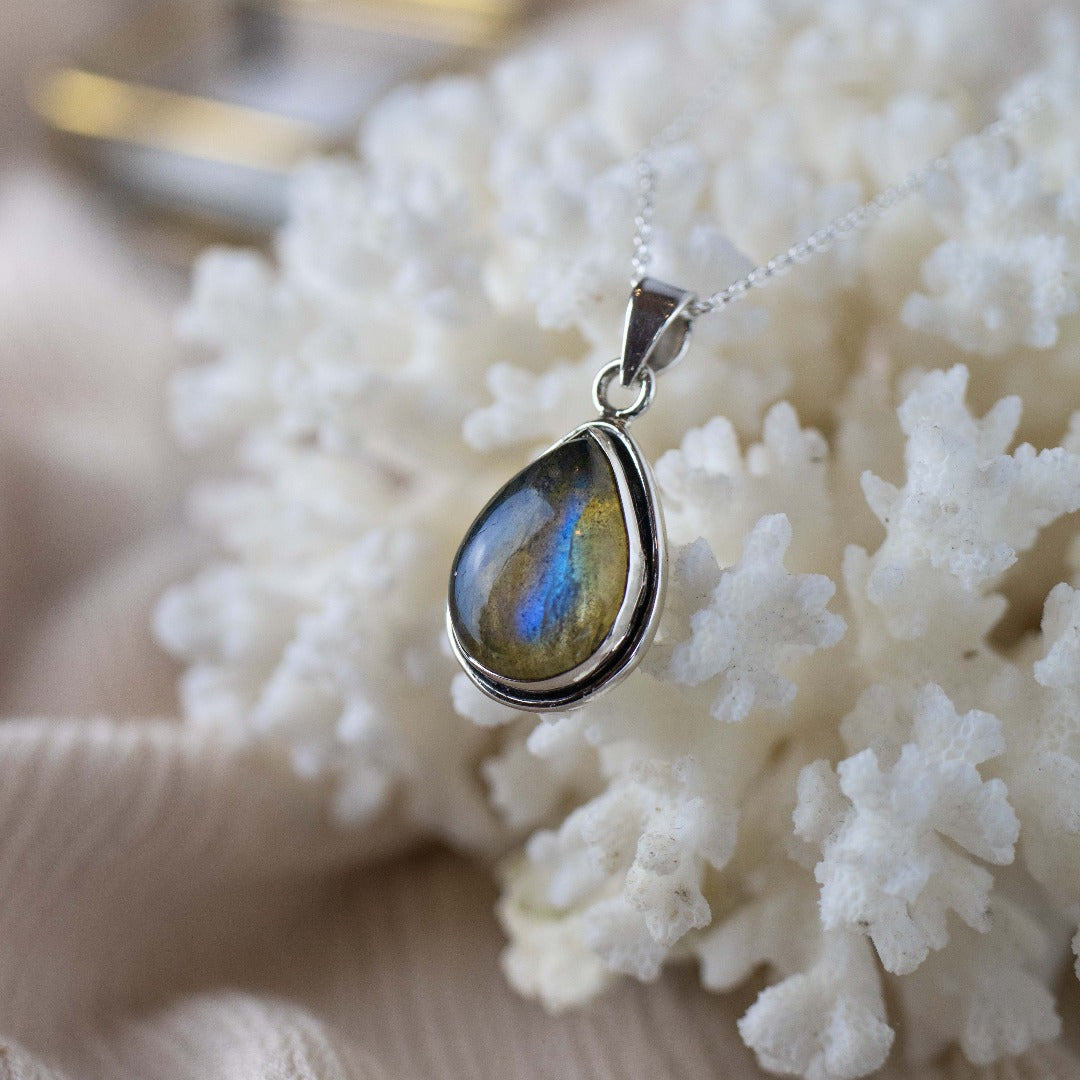 Venus Labradorit Charm Silber - Spirit of Liebs